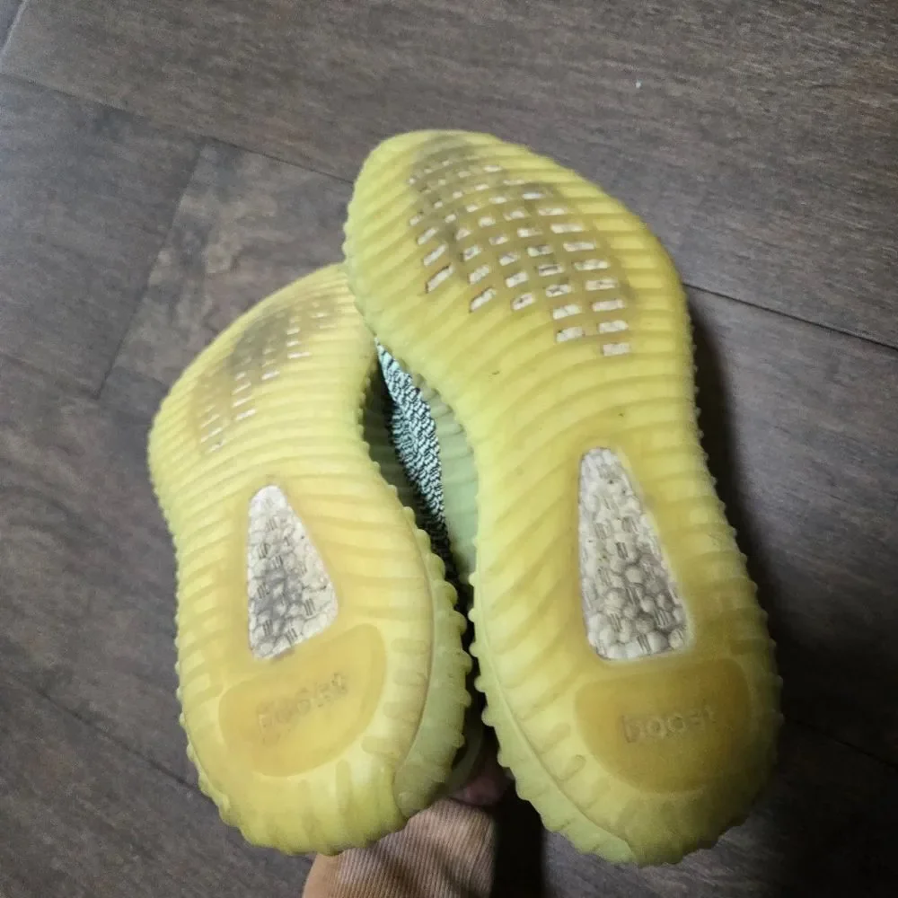 Yeezy Boost 350 v2 lime green Size 8